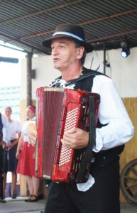 Folklór v Leopoldove