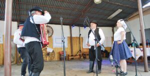 Folklór v Leopoldove