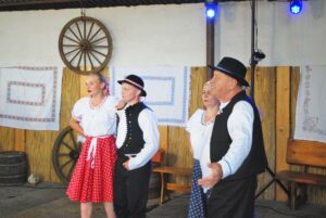 Folklór v Leopoldove
