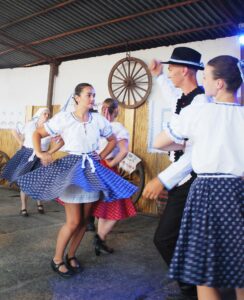 Folklór v Leopoldove